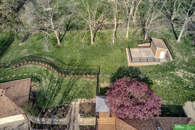 9404 Valaretta Drive, Gretna, NE 68028