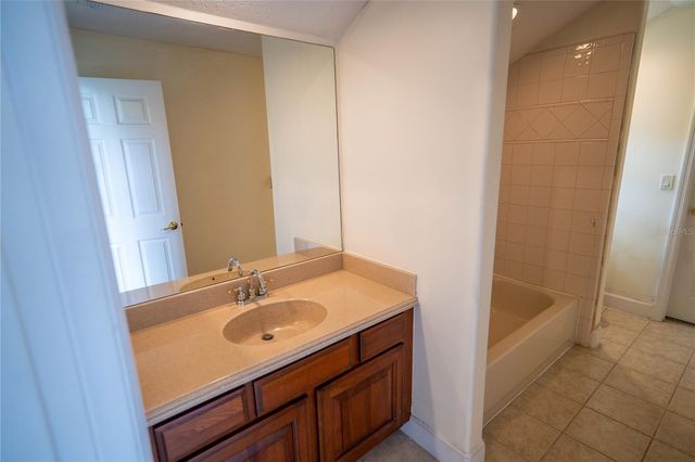 10009 VALLEY ROSE COURT, Orlando, FL 32825