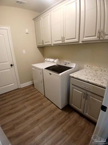 4712 Foxtail Palm Dr, Gulf Breeze, FL 32563