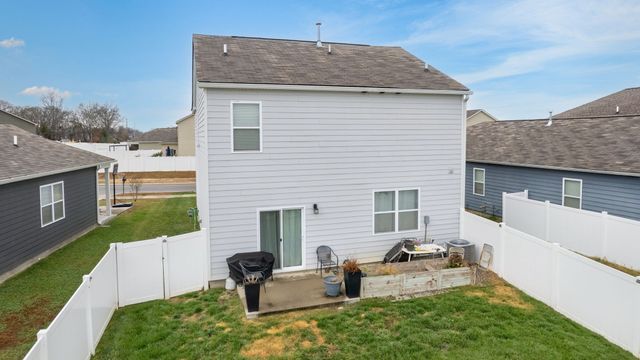 7027 Berkswell Dr, Lebanon, TN 37087