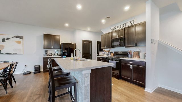 7027 Berkswell Dr, Lebanon, TN 37087