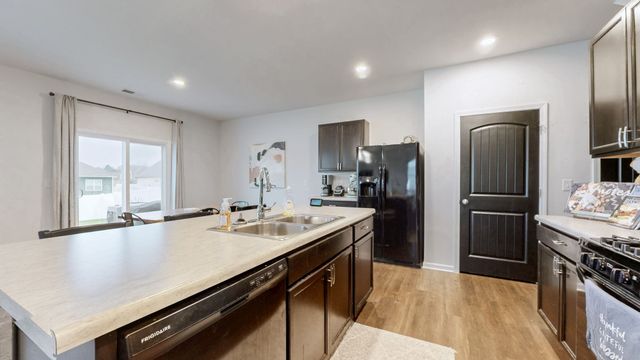 7027 Berkswell Dr, Lebanon, TN 37087