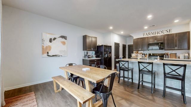 7027 Berkswell Dr, Lebanon, TN 37087