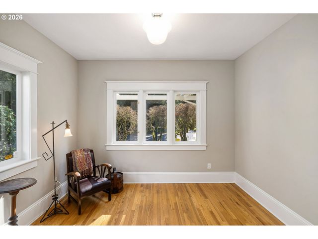 4003 Sw HILLSDALE Ave, Portland, OR 97239