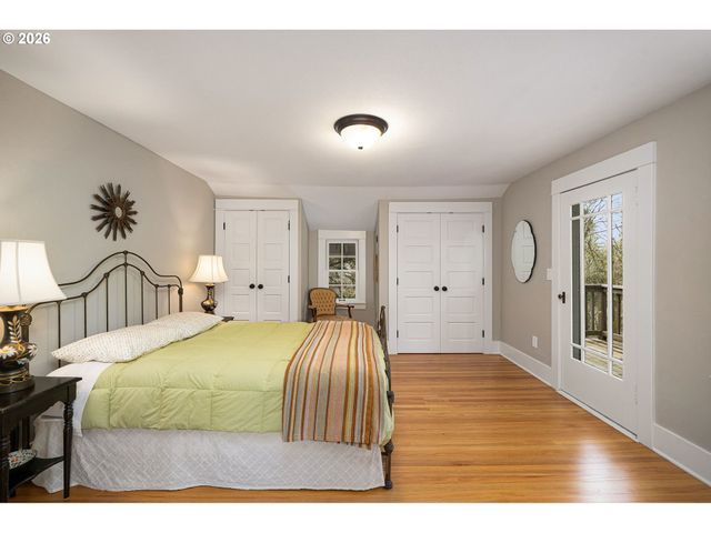 4003 Sw HILLSDALE Ave, Portland, OR 97239