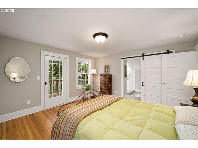 4003 Sw HILLSDALE Ave, Portland, OR 97239