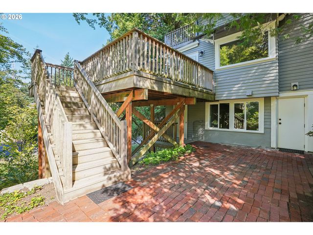 4003 Sw HILLSDALE Ave, Portland, OR 97239