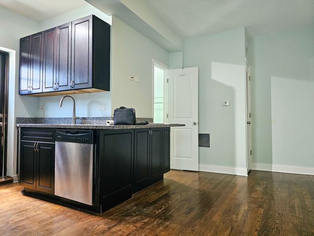 4100 N Kedzie Avenue 2E, Chicago, IL 60618