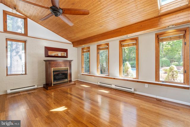 441 DEERWOOD DR, Fredericksburg, VA 22401