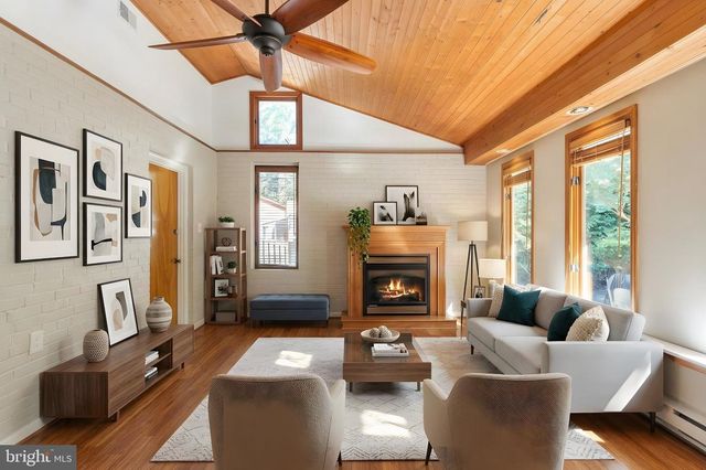 441 DEERWOOD DR, Fredericksburg, VA 22401
