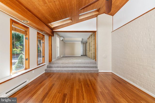 441 DEERWOOD DR, Fredericksburg, VA 22401