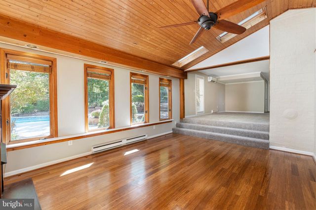 441 DEERWOOD DR, Fredericksburg, VA 22401
