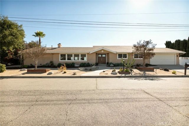 13049 Burns, Redlands, CA 92373