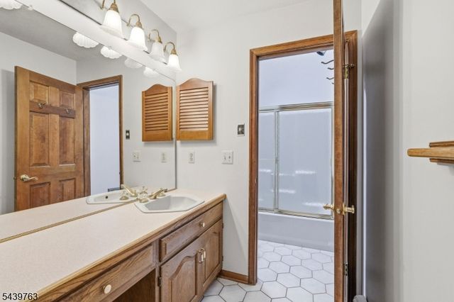 12 Railsedge Rd, Hillsborough Twp., NJ 08844