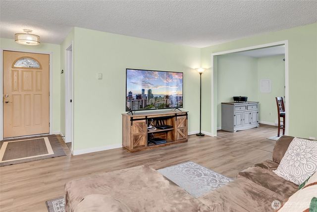 5617 322nd Avenue NE, Carnation, WA 98014