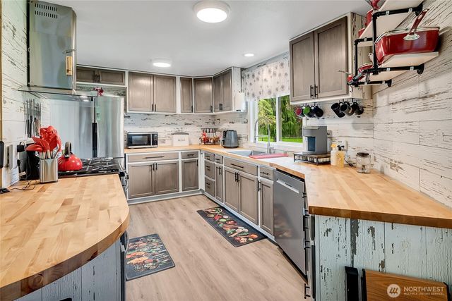 5617 322nd Avenue NE, Carnation, WA 98014