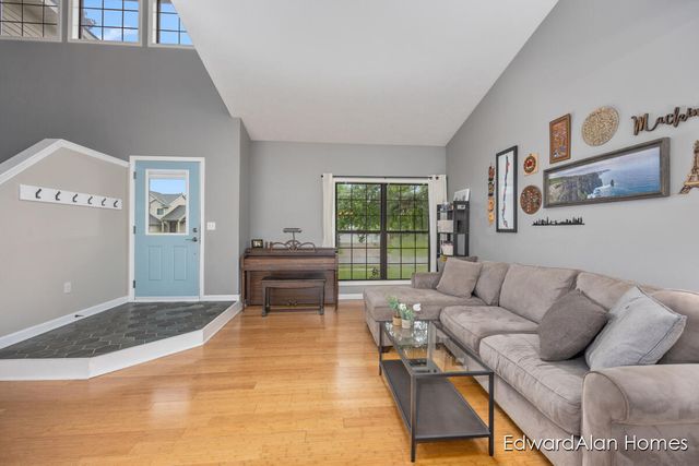 4568 Brookmeadow Court Se, City Of Kentwood, MI 49512