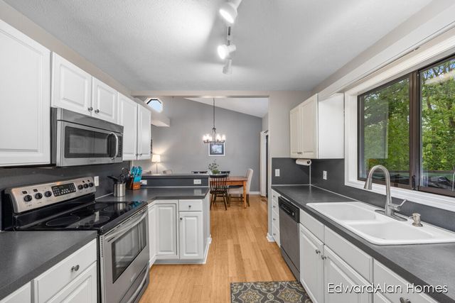 4568 Brookmeadow Court Se, City Of Kentwood, MI 49512
