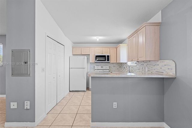 1261 SE 27th Street 201, Homestead, FL 33035