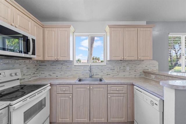 1261 SE 27th Street 201, Homestead, FL 33035
