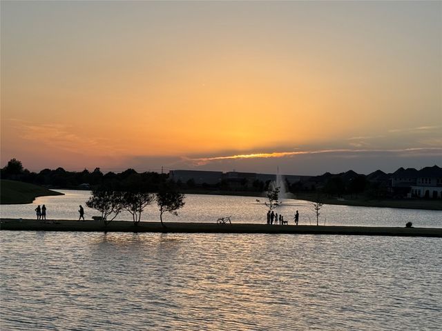 689 Dancing Water Drive, Frisco, TX 75036