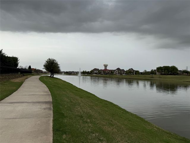 689 Dancing Water Drive, Frisco, TX 75036