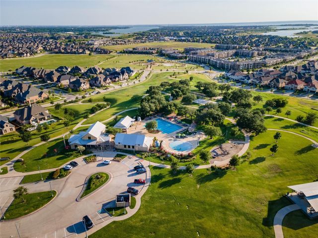 689 Dancing Water Drive, Frisco, TX 75036
