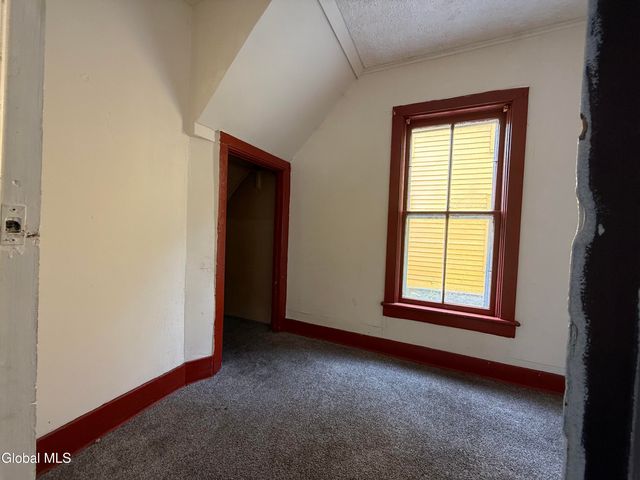 242 Bleecker Street, Gloversville, NY 12078