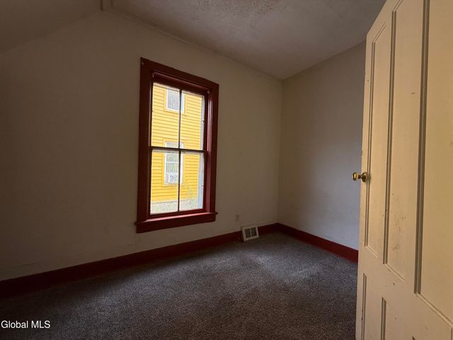 242 Bleecker Street, Gloversville, NY 12078