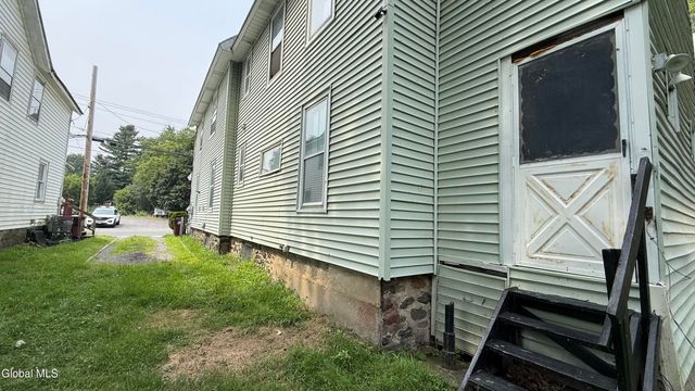 242 Bleecker Street, Gloversville, NY 12078