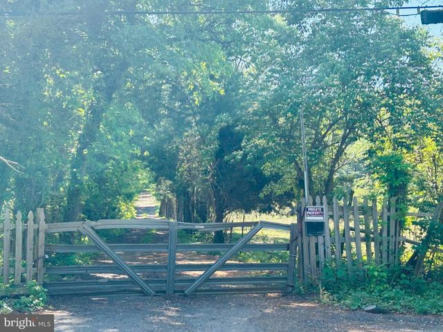 1701 FERGUSON LN, Fort Washington, MD 20744