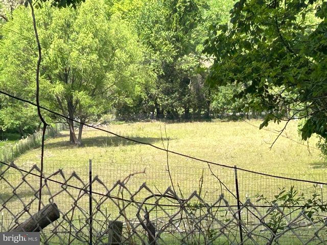 1701 FERGUSON LN, Fort Washington, MD 20744