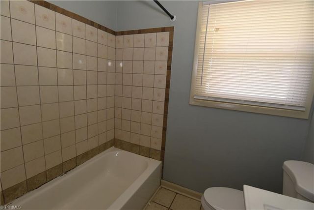 2301 Douglas Hill Drive, Winston-salem, NC 27105