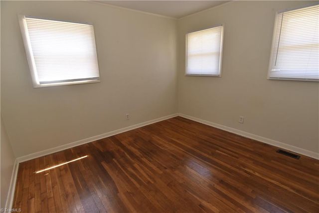 2301 Douglas Hill Drive, Winston-salem, NC 27105