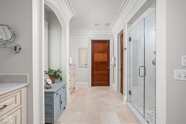 42 Monahan Road, Zionsville, IN 46077