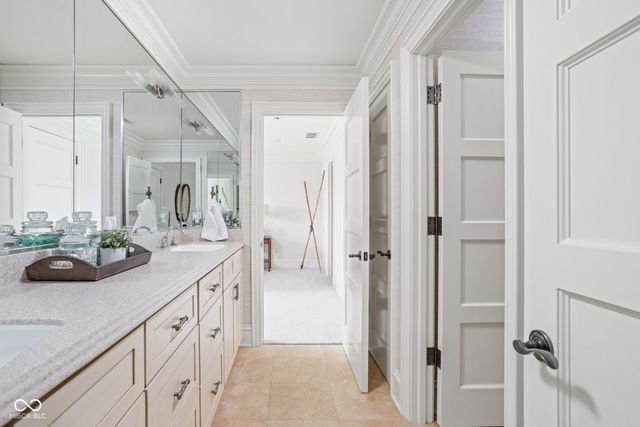 42 Monahan Road, Zionsville, IN 46077