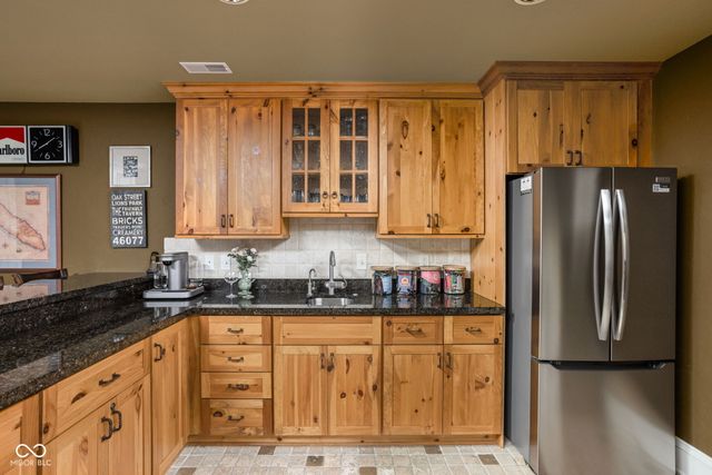 42 Monahan Road, Zionsville, IN 46077