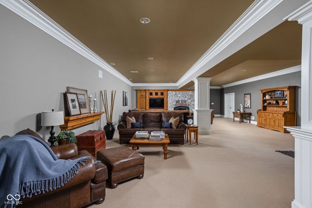 42 Monahan Road, Zionsville, IN 46077