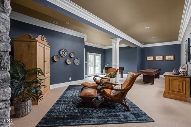 42 Monahan Road, Zionsville, IN 46077