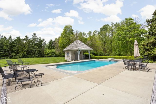 42 Monahan Road, Zionsville, IN 46077