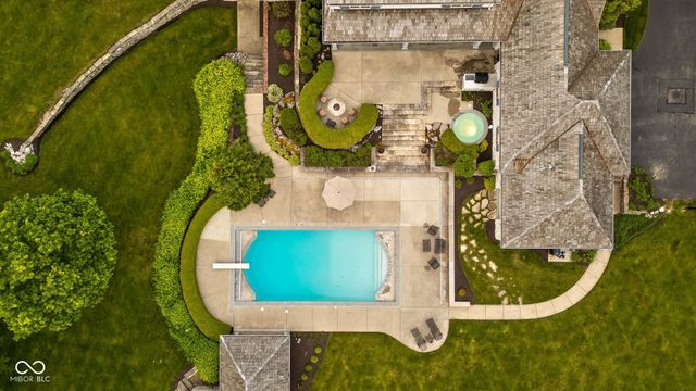 42 Monahan Road, Zionsville, IN 46077