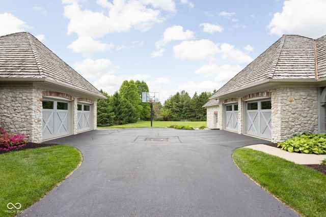 42 Monahan Road, Zionsville, IN 46077