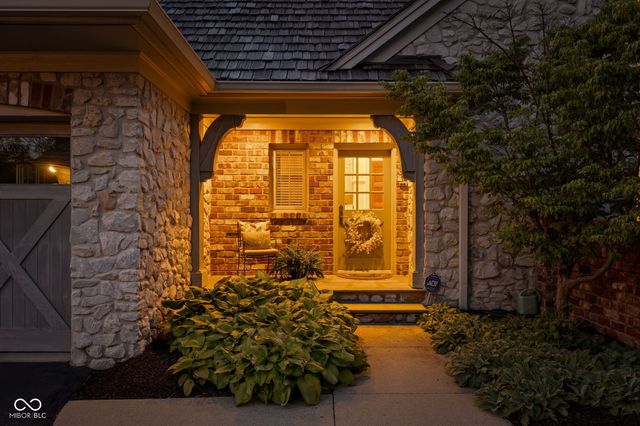 42 Monahan Road, Zionsville, IN 46077
