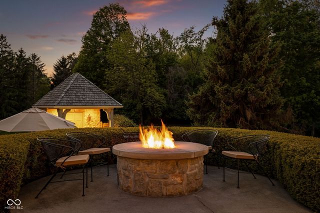 42 Monahan Road, Zionsville, IN 46077