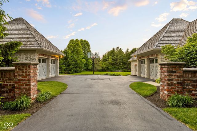 42 Monahan Road, Zionsville, IN 46077