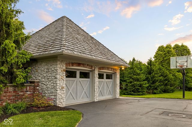 42 Monahan Road, Zionsville, IN 46077