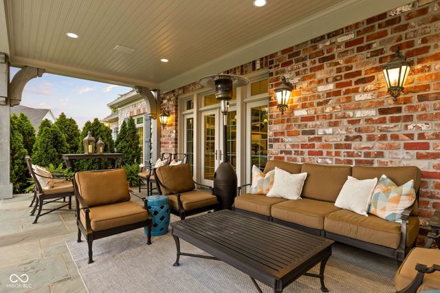 42 Monahan Road, Zionsville, IN 46077