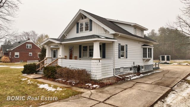 906 Mulholland Street, Hampton Twp, MI 48708