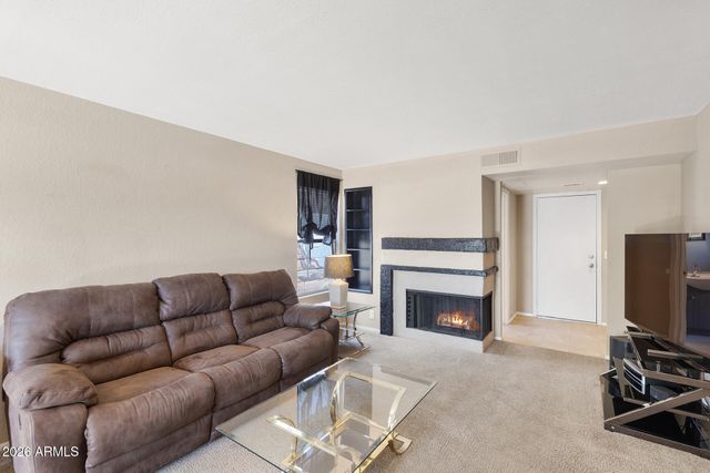 3947 W WHISPERING WIND Drive, Glendale, AZ 85310