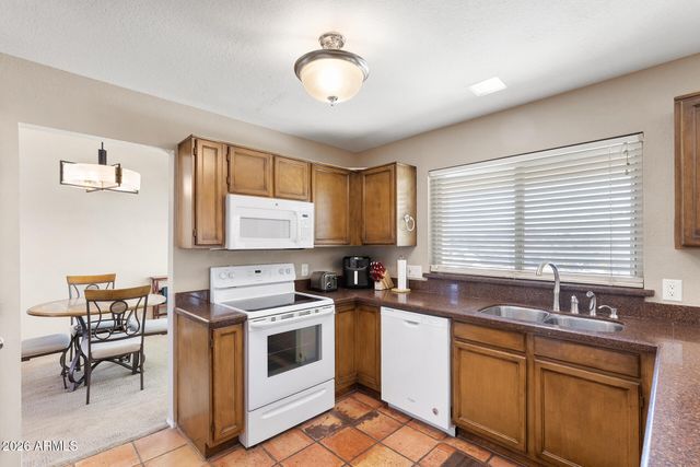 3947 W WHISPERING WIND Drive, Glendale, AZ 85310